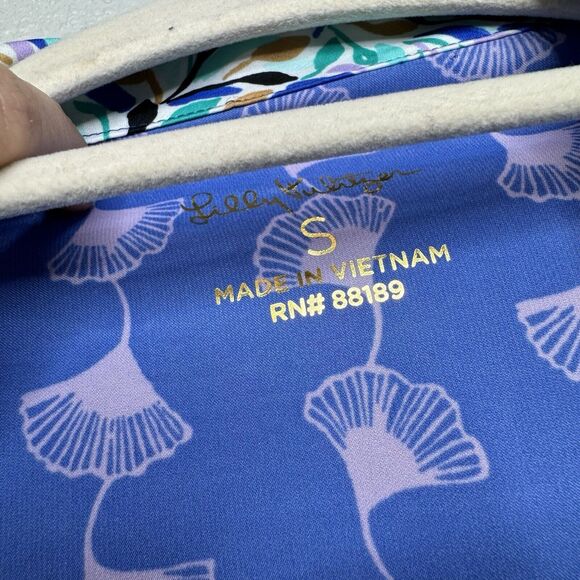 Lilly Pulitzer PJ WOVEN TOP Blue Grotto Fan Favorite Engineered Small - Picture 3 of 5